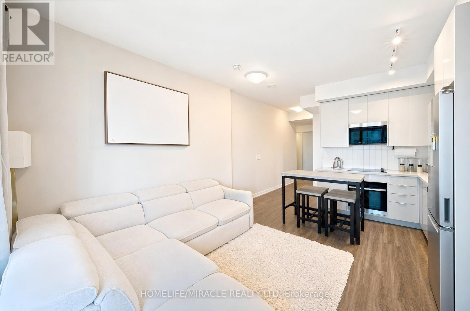 #813 10 ABEJA STREET - 5
