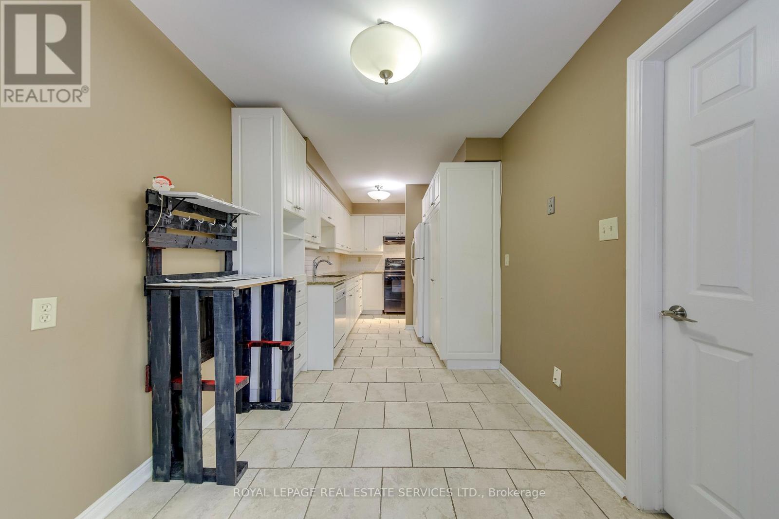 #19 3420 SOUTH MILLWAY DRIVE - 10