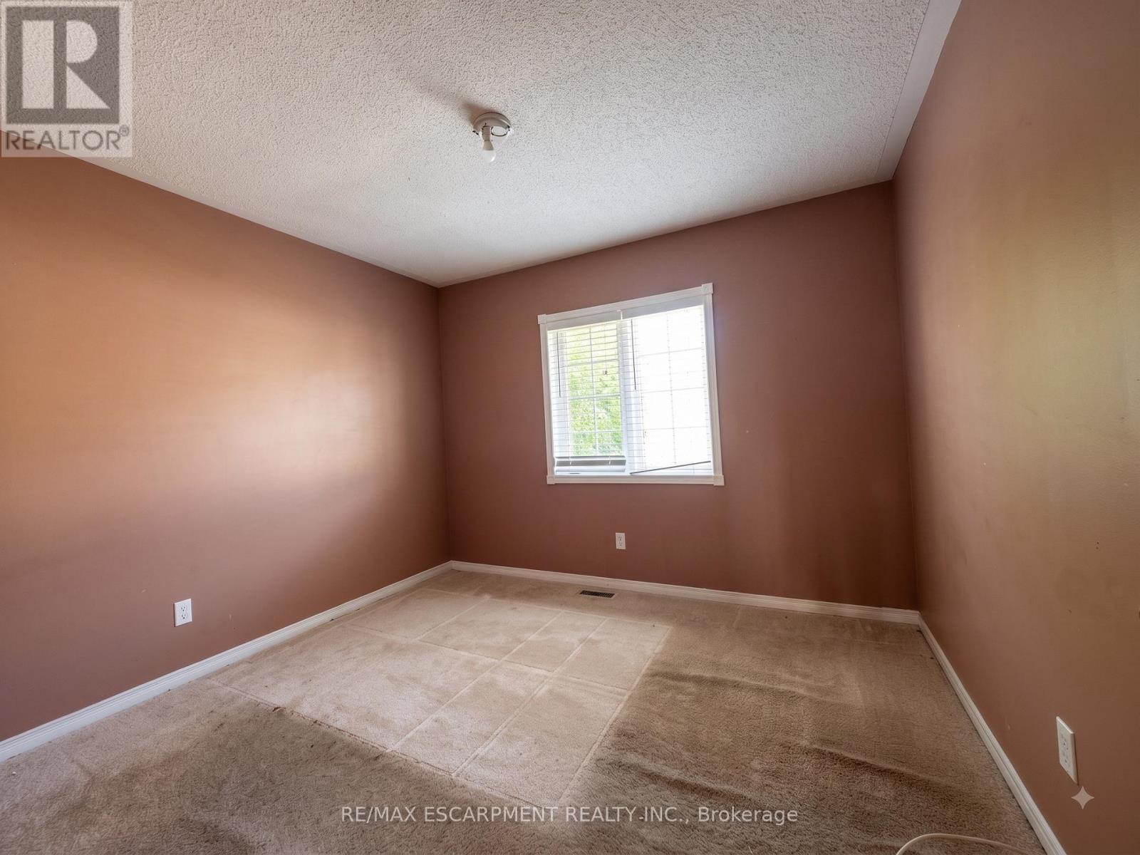 56 PEACHLEAF CRESCENT - 15