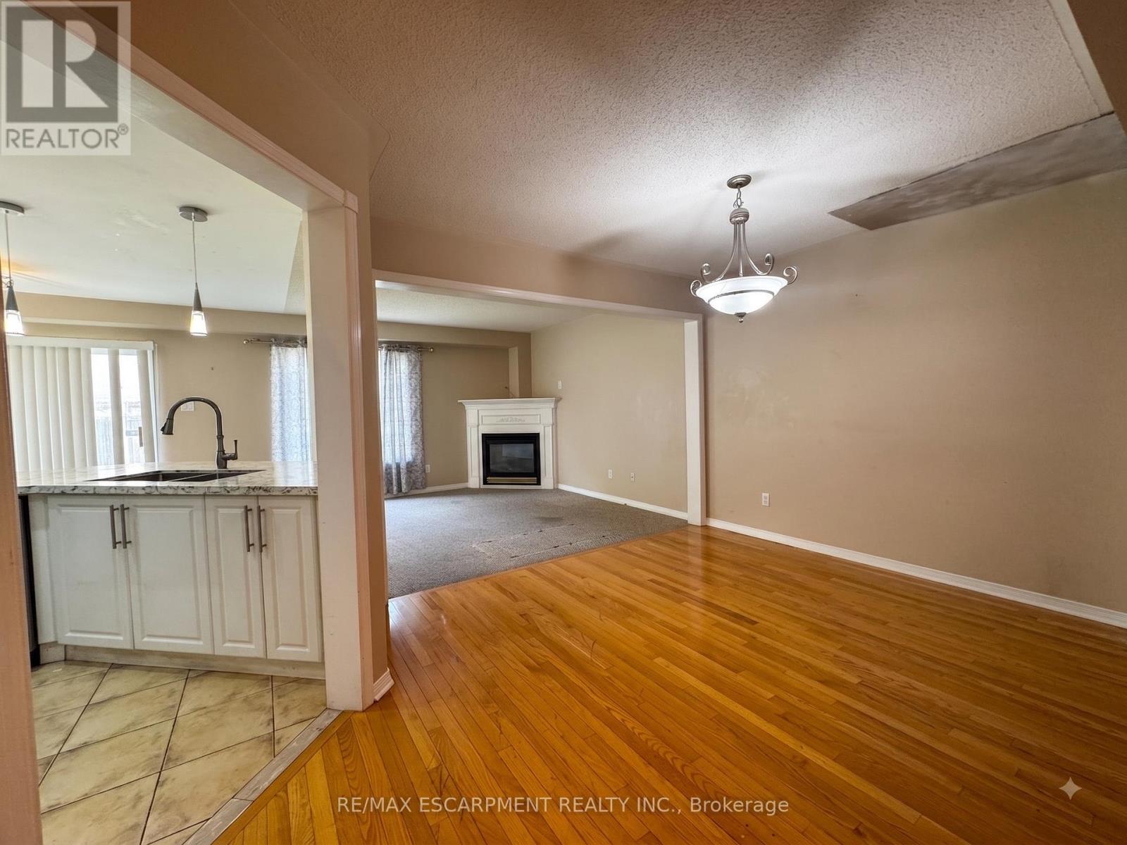 56 PEACHLEAF CRESCENT - 7