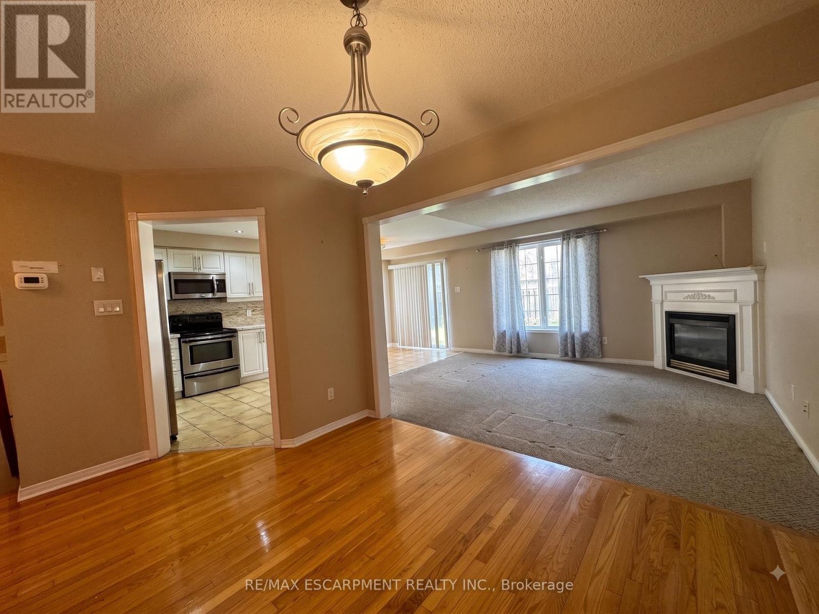 56 PEACHLEAF CRESCENT - 8