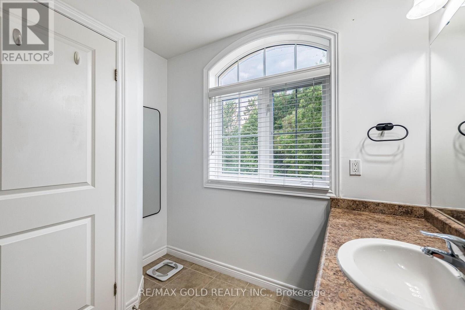 1452 BASELINE ROAD - 25