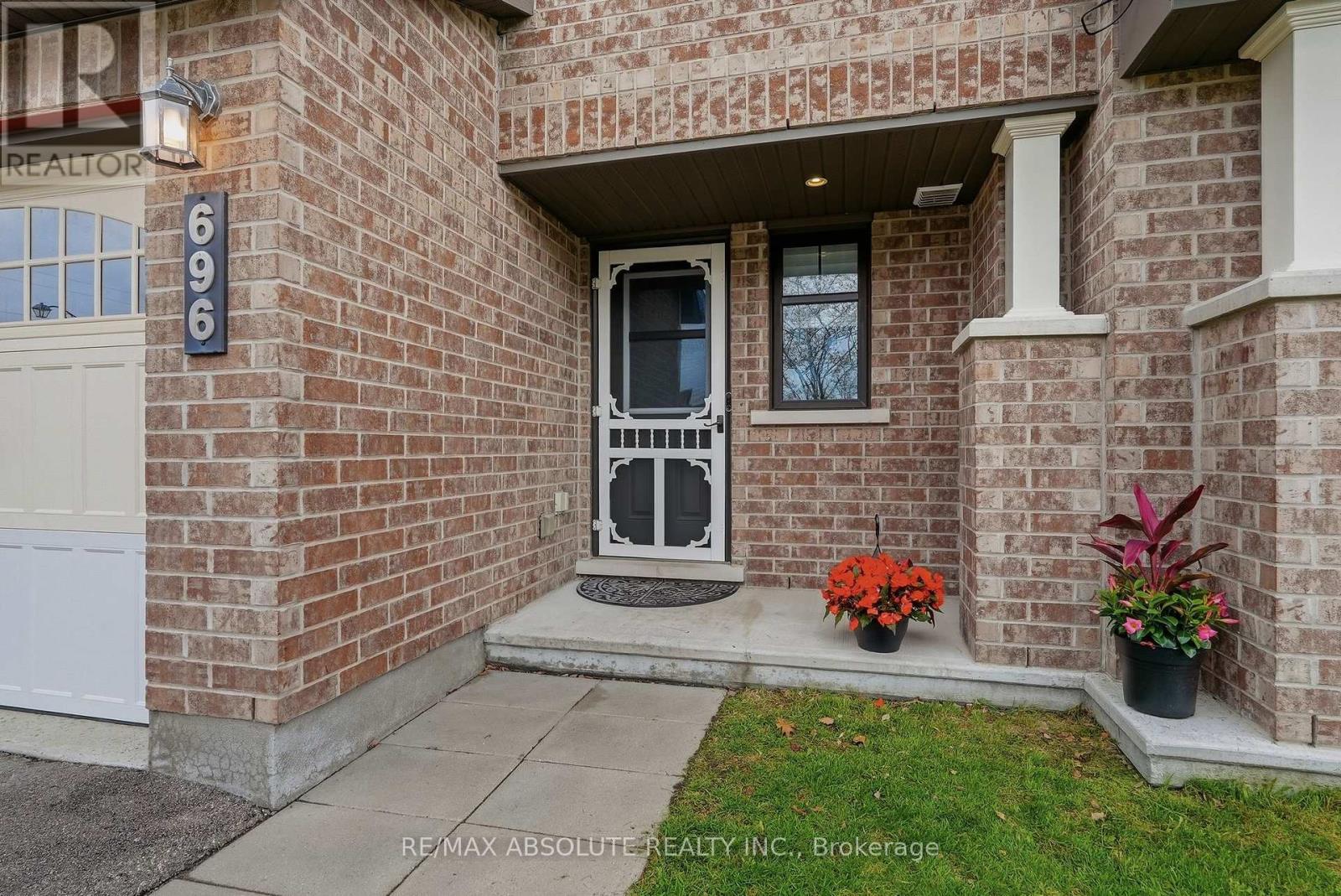 696 TRIGORIA CRESCENT