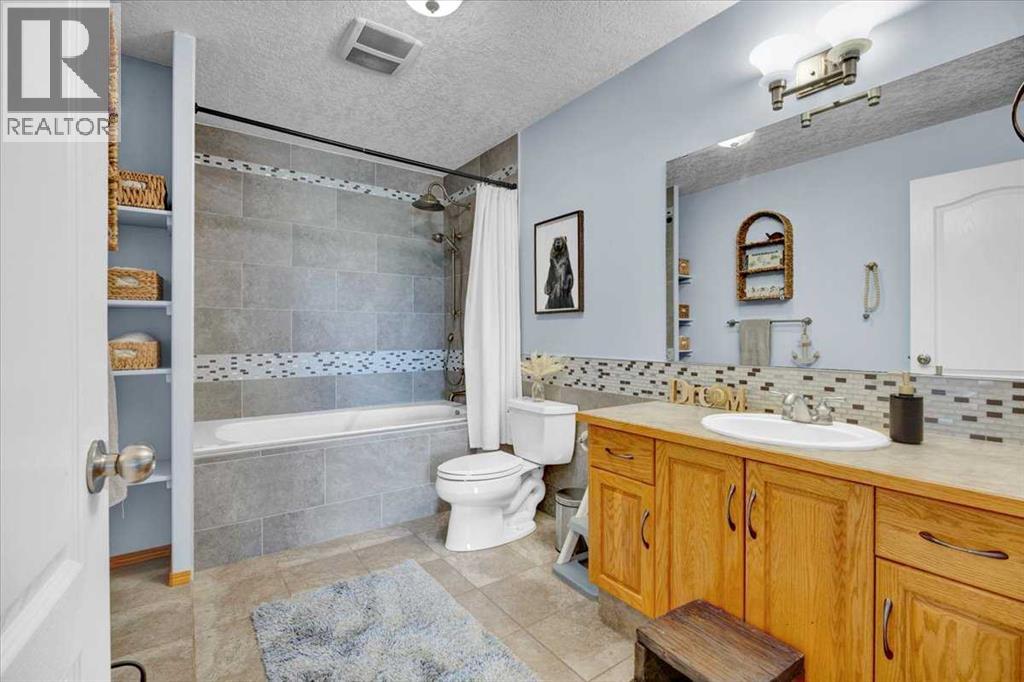 562056 24 Street E - Image 18