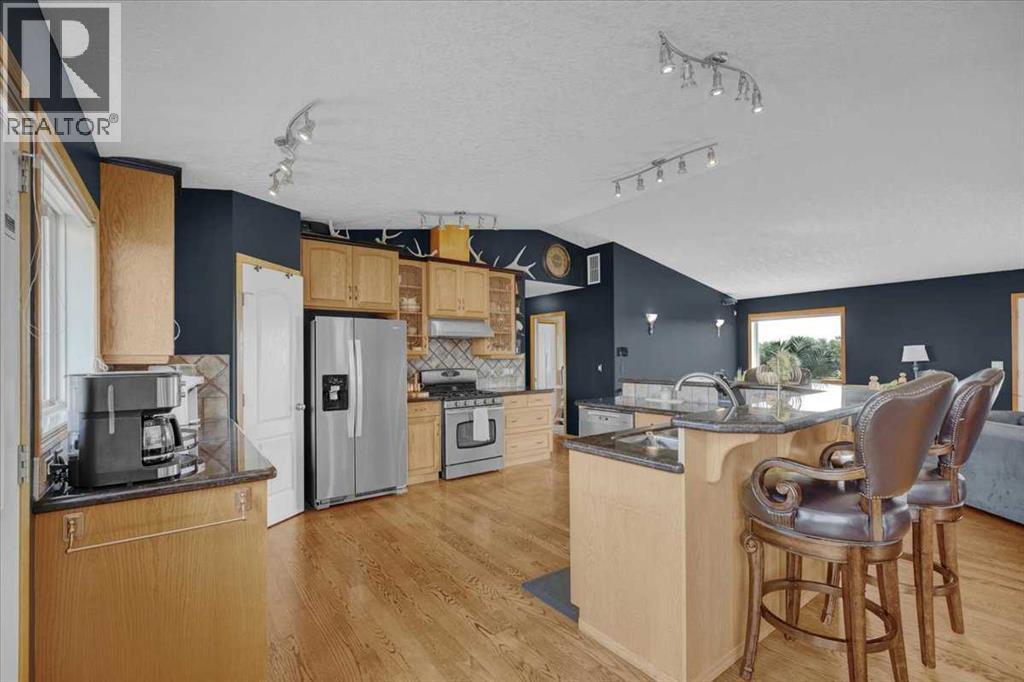 562056 24 Street E - Image 10
