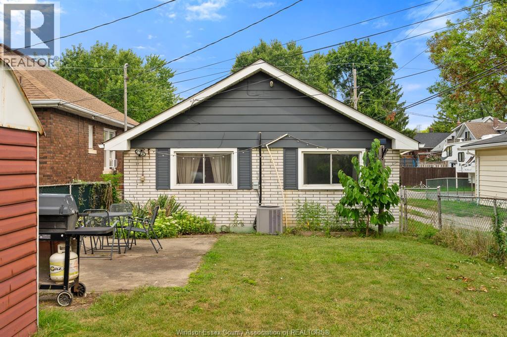 1555 ADANAC AVENUE - 28
