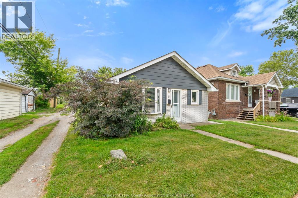 1555 ADANAC AVENUE - 4