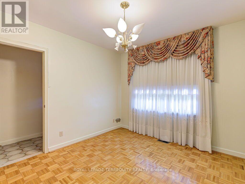 274 HARVIE AVENUE - 12