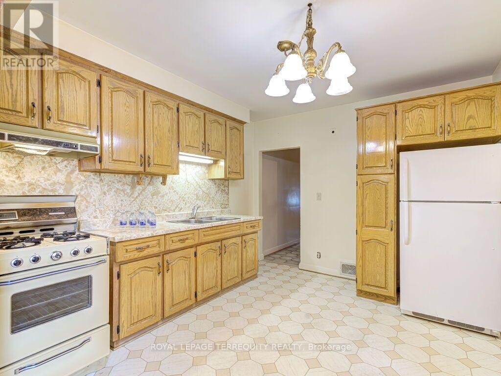 274 HARVIE AVENUE - 20