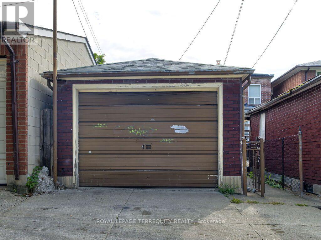 274 HARVIE AVENUE - 45