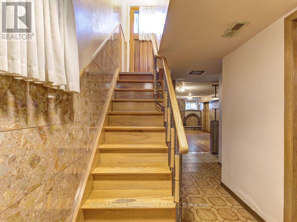274 HARVIE AVENUE - 36