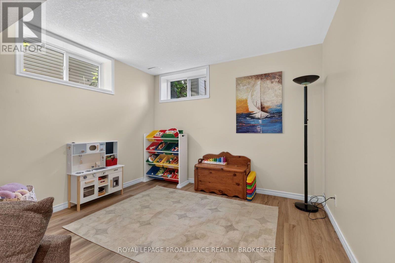 691 AYLMER CRESCENT - 25