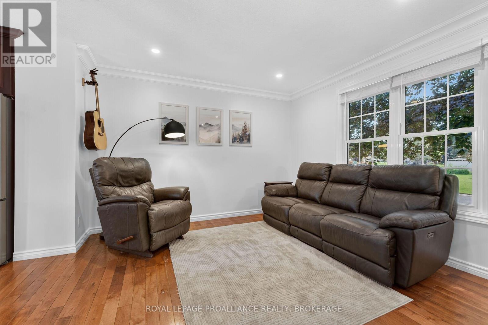 691 AYLMER CRESCENT - Image 6