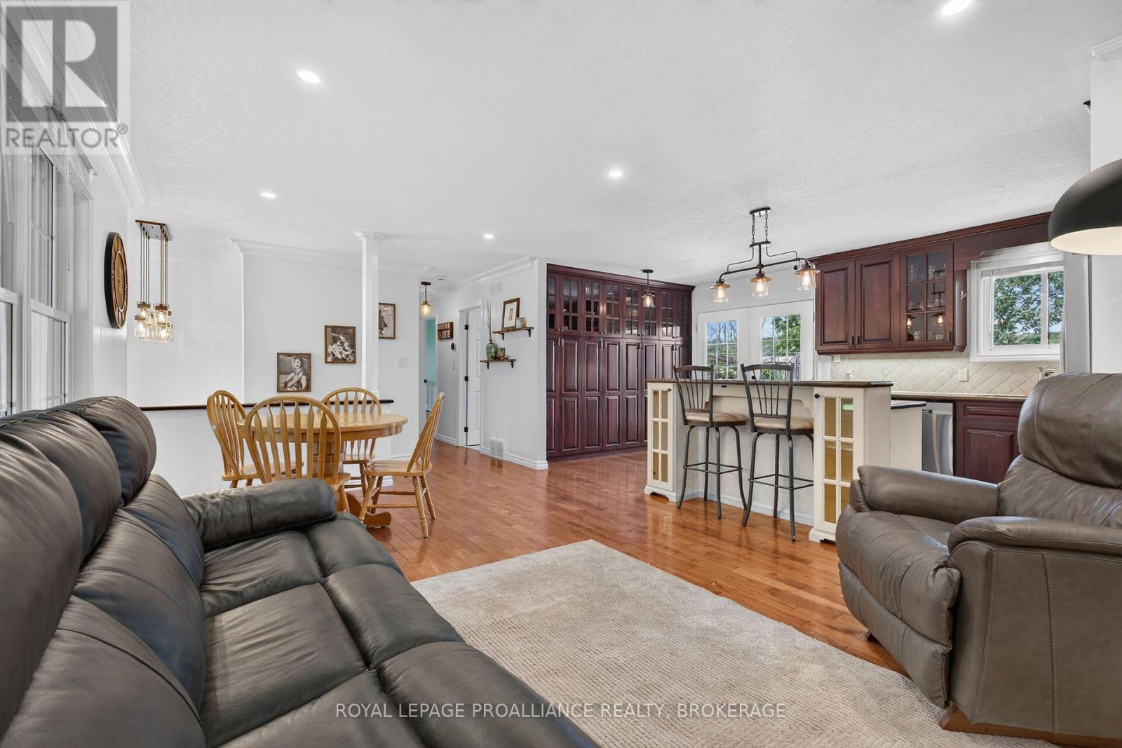 691 AYLMER CRESCENT - Image 8