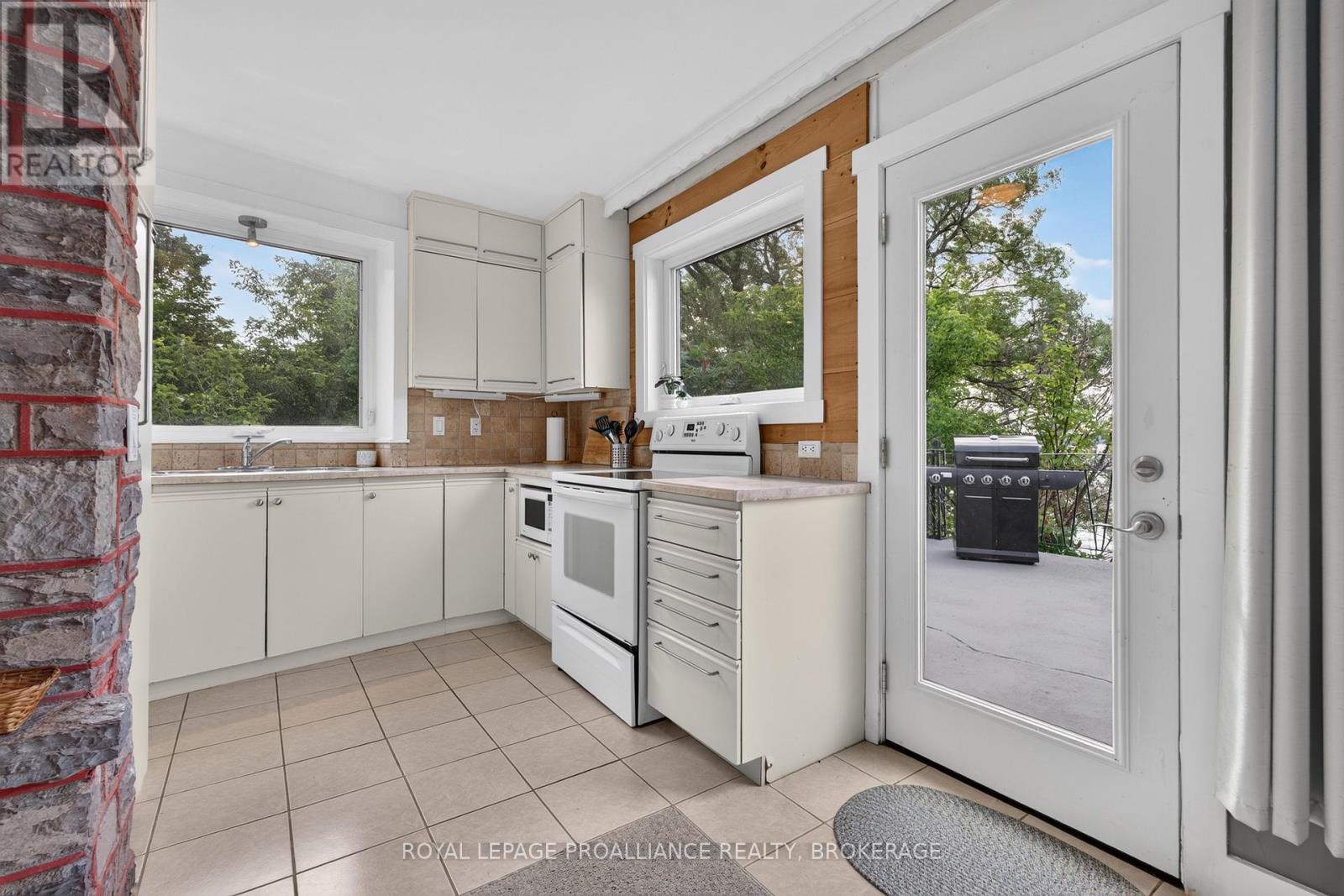 790 HOWE ISLAND DRIVE - 13