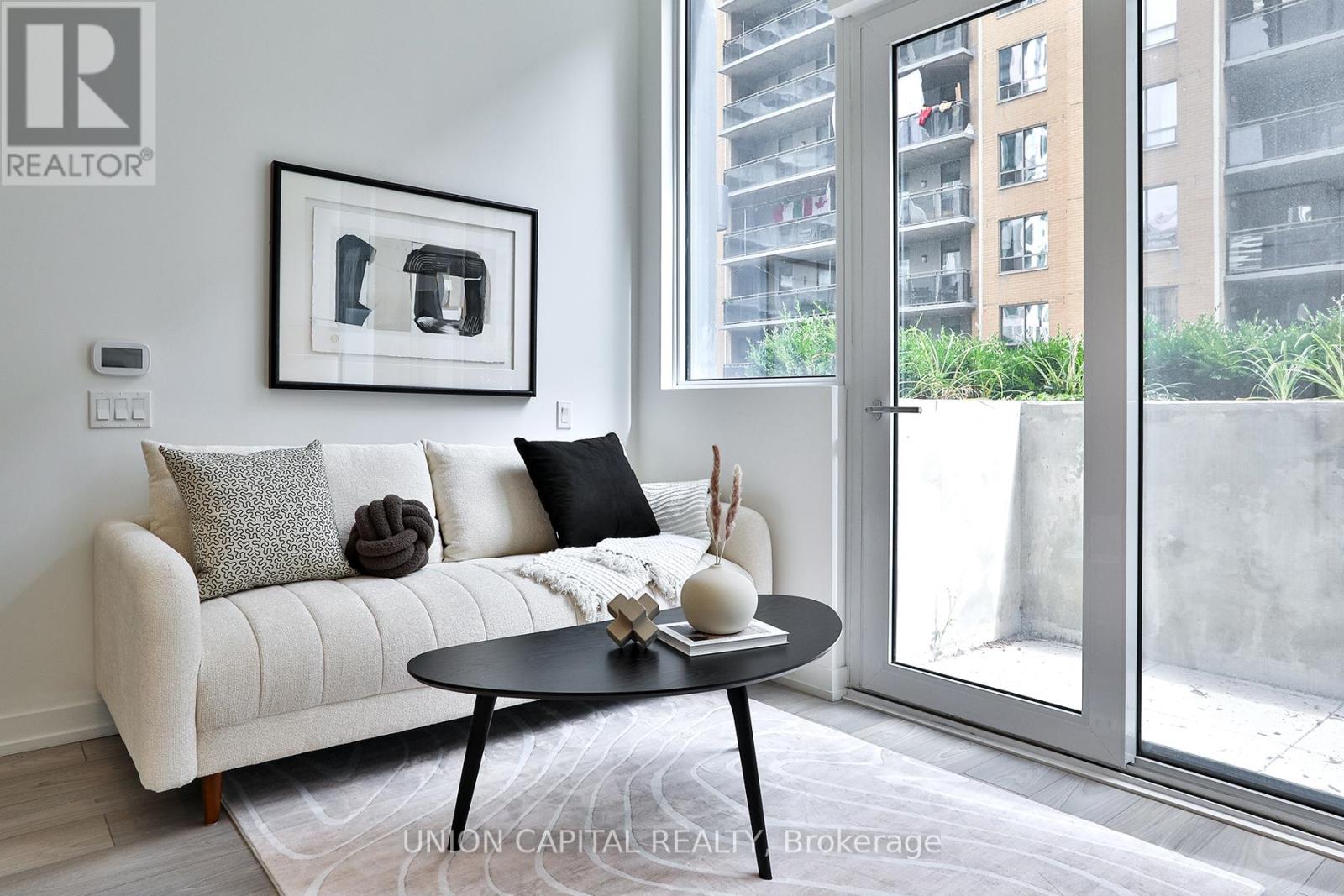 #501 82 DALHOUSIE STREET - 4