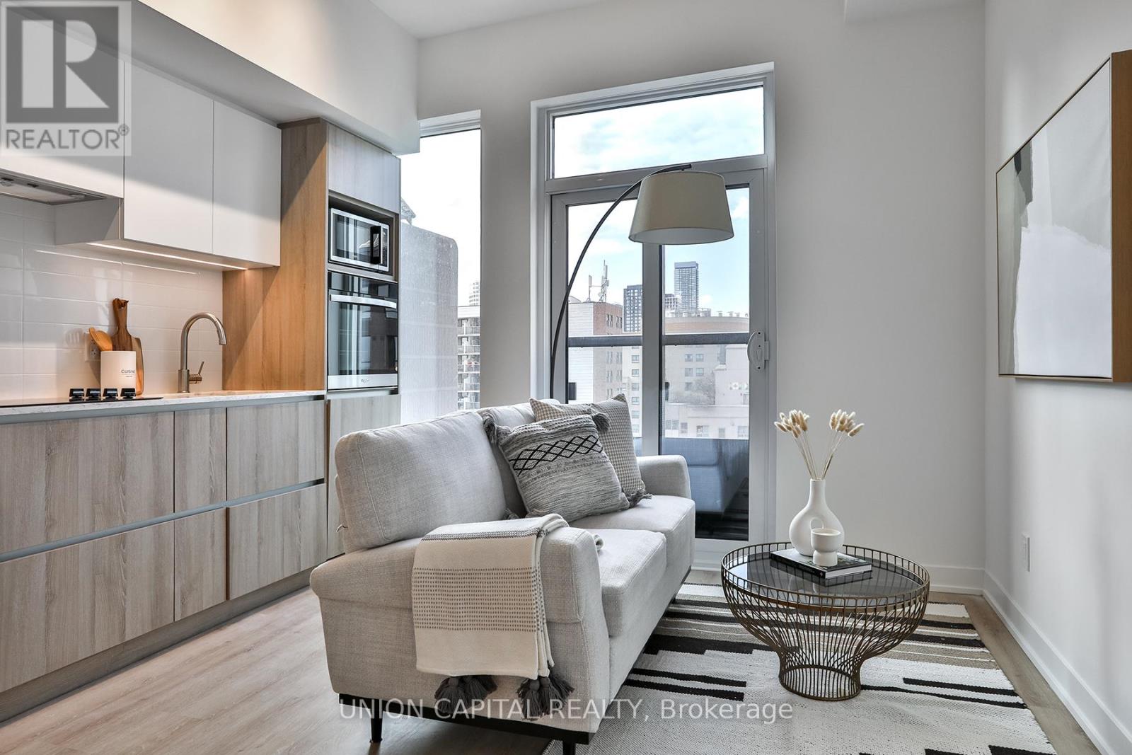 #1005 319 JARVIS STREET - 4