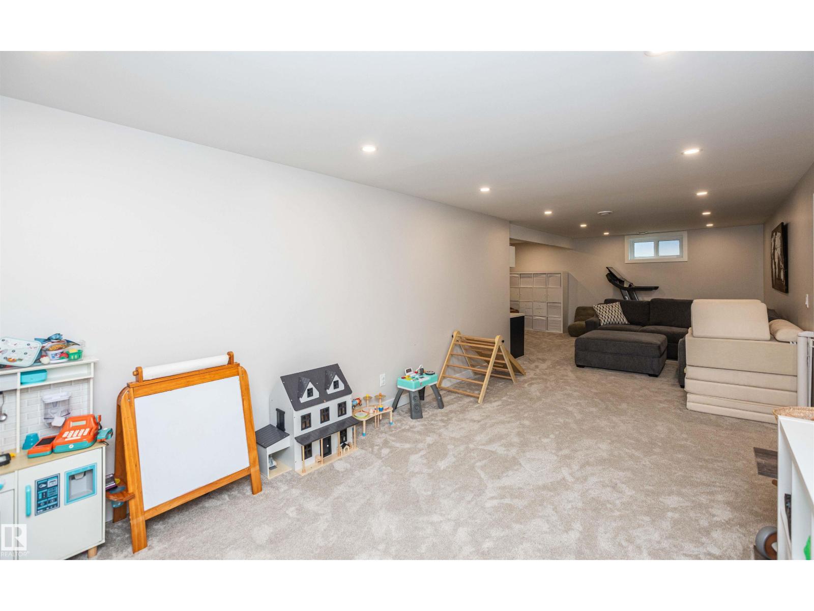 10339 108 AV - Image 56