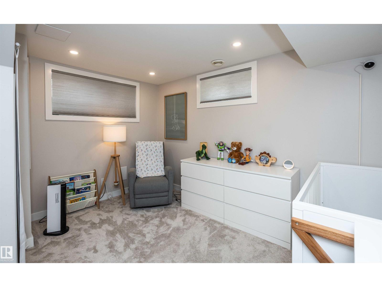 10339 108 AV - Image 63