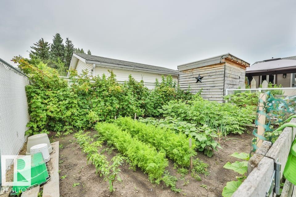 3727 45 ST NW - 35