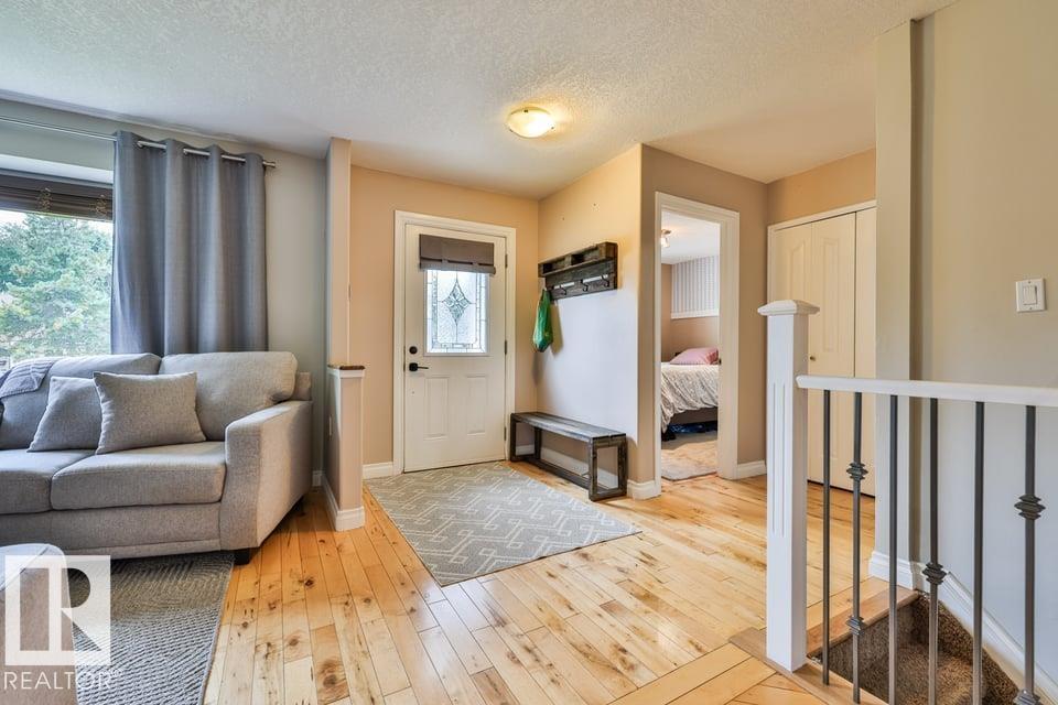 3727 45 ST NW - 5