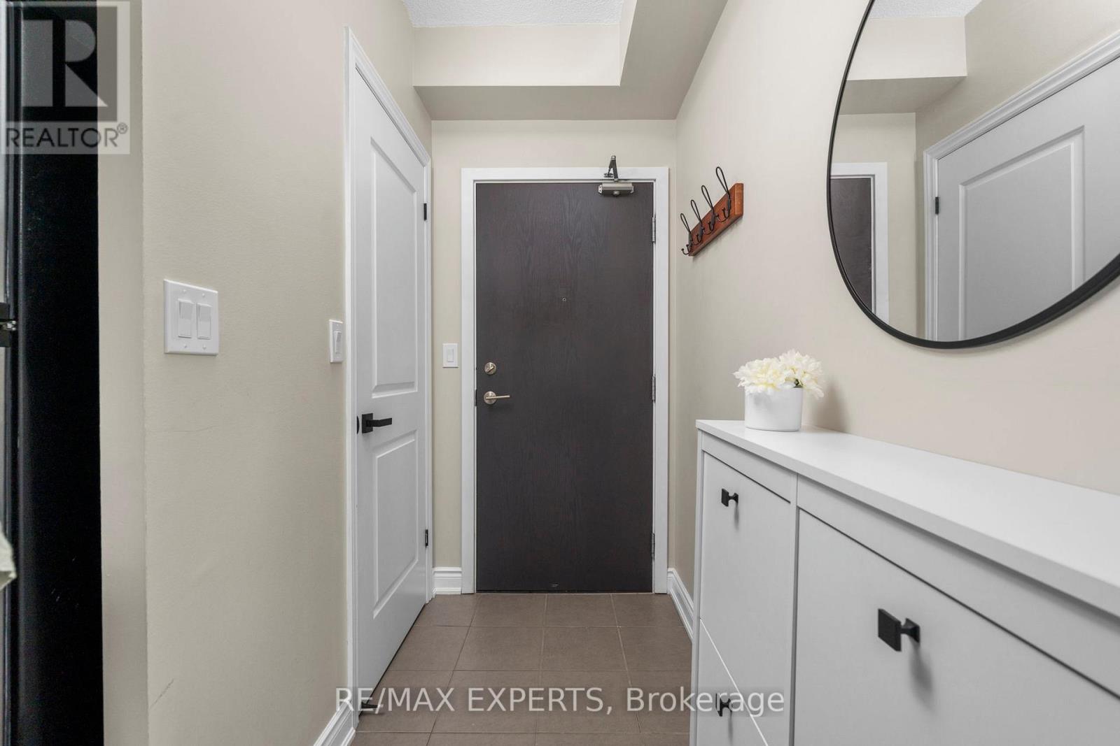 #301 281 WOODBRIDGE AVENUE - Image 4