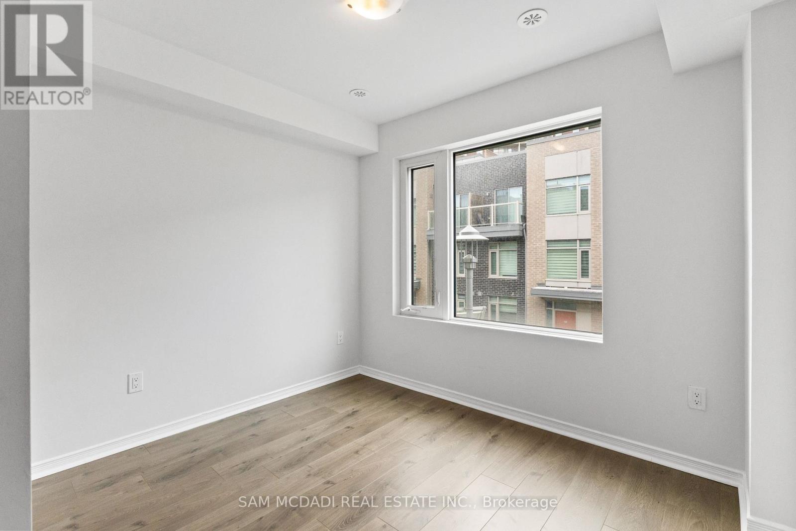 #46 26 APPLEWOOD LANE - 14