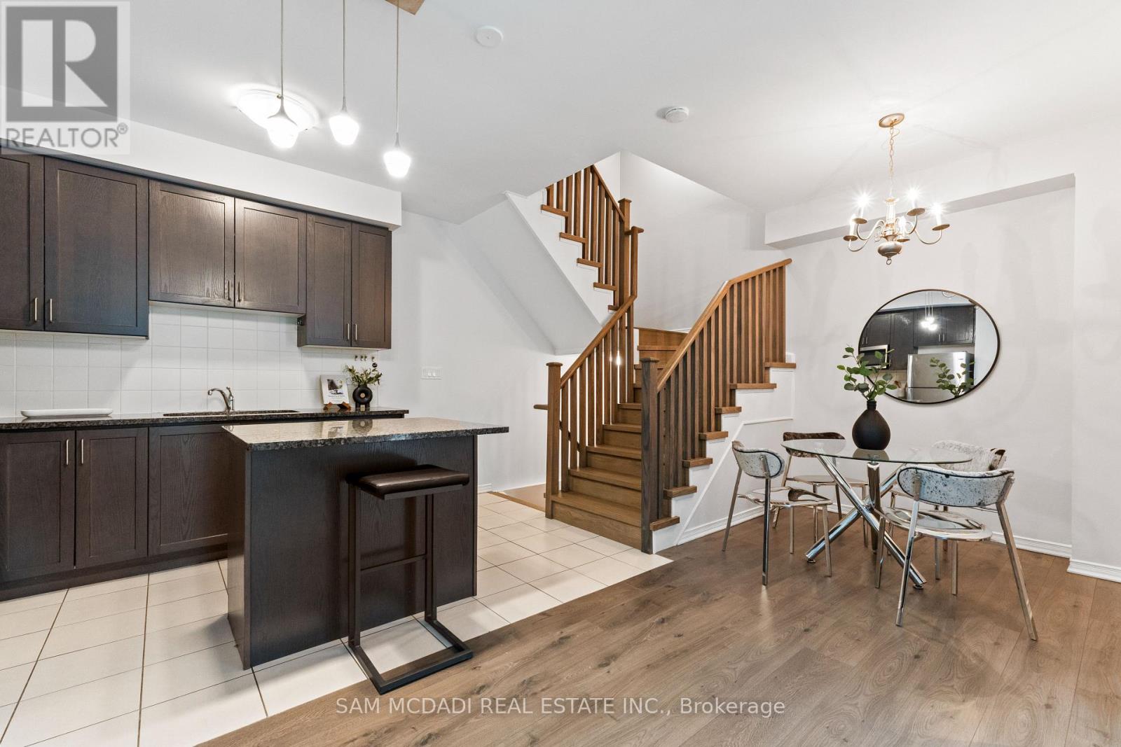 #46 26 APPLEWOOD LANE - 4