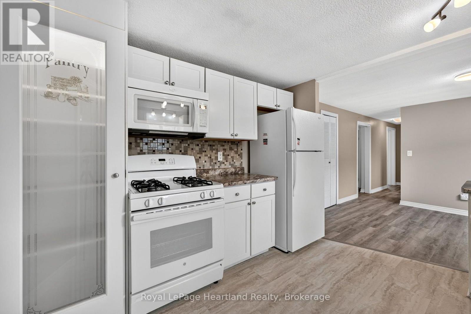 12 VELMA STREET - 15