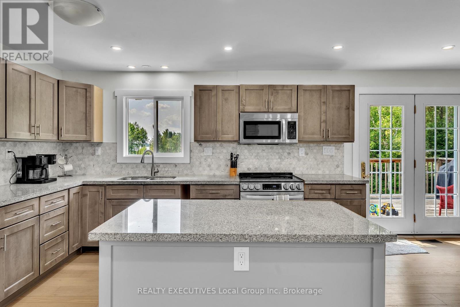 575 GOLF COURSE ROAD - Image 19