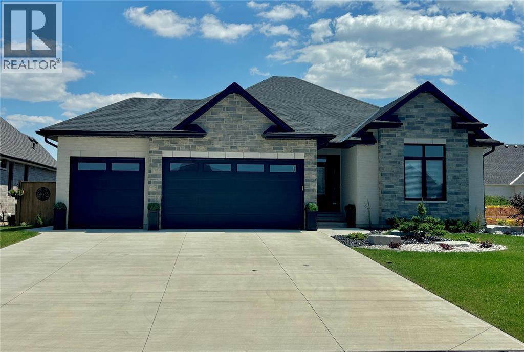Detached at 1977 LAKESHORE ROAD, Sarnia, ON