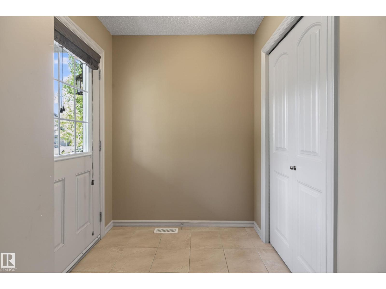 5636 18 AV SW, Walker, Edmonton photo 3