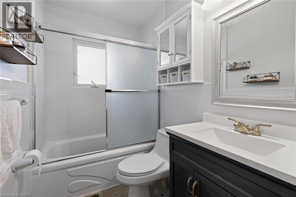 138 LYNDALE Crescent - Image 23