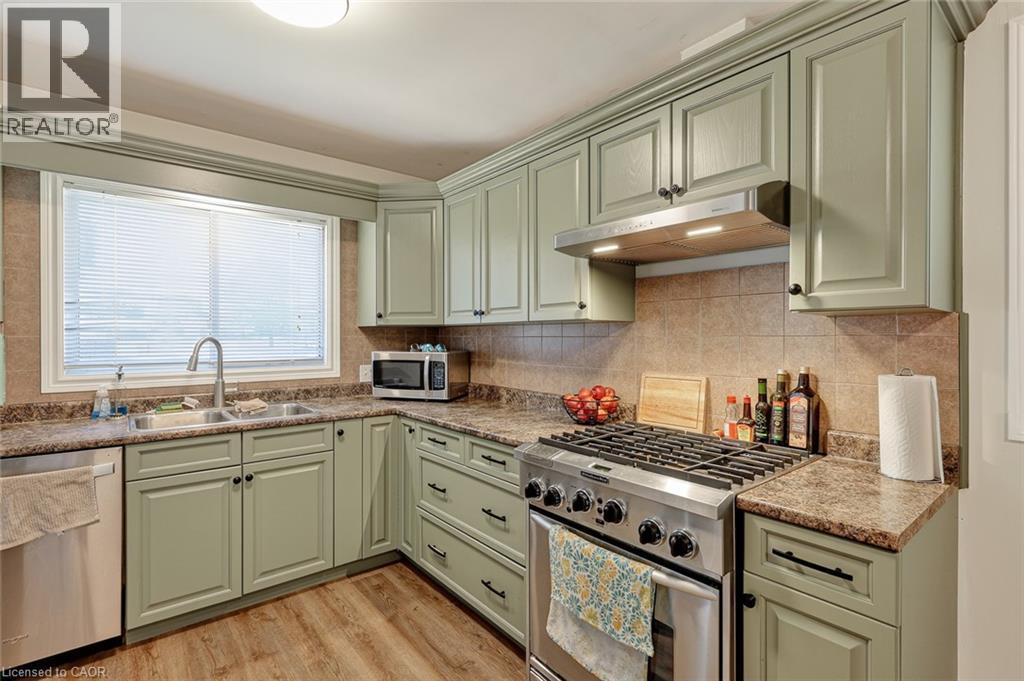 138 LYNDALE Crescent - Image 16