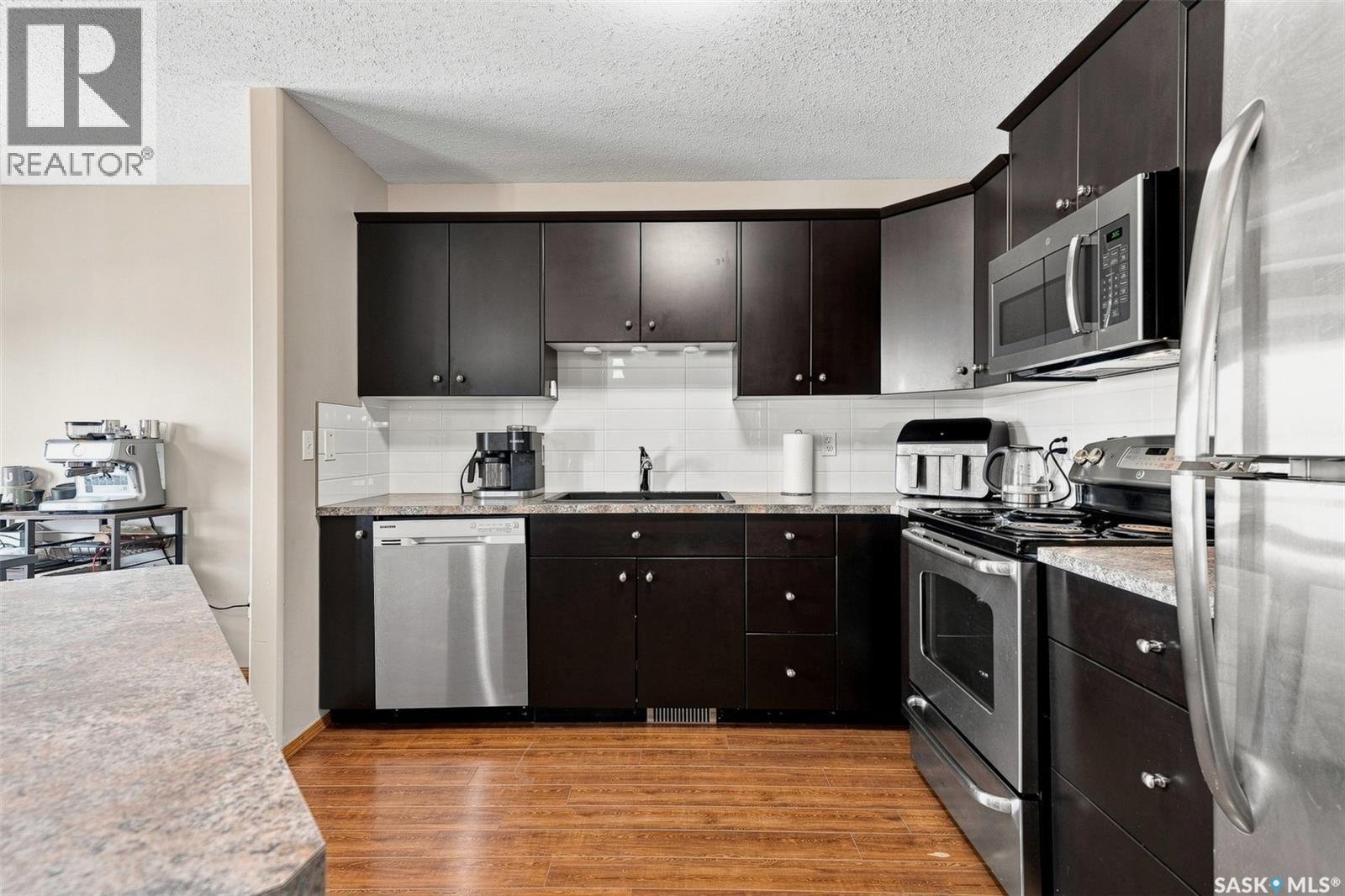 615 Peters STREET - 9