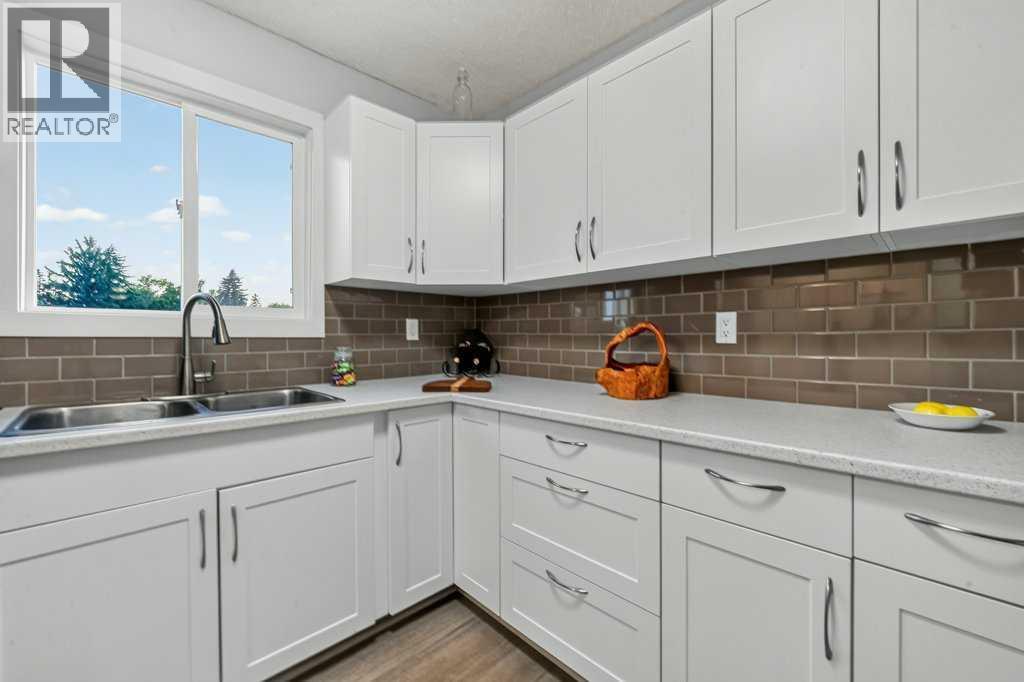 3046 32A Avenue SE - Image 12