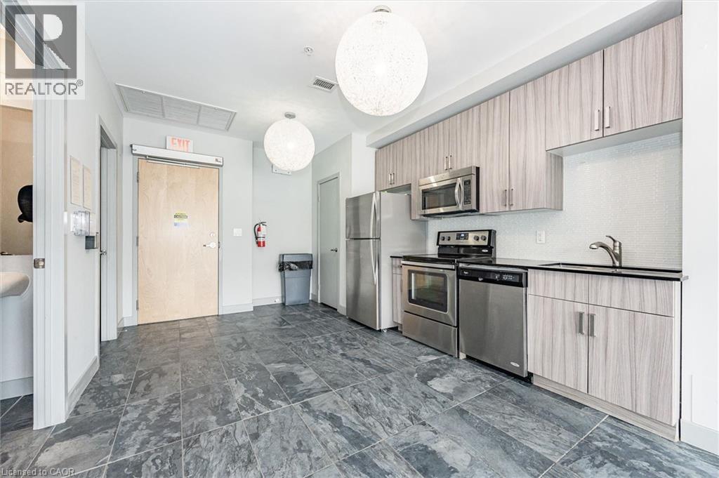 #1807 1 VICTORIA Street S - 33