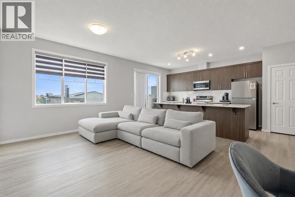 260 Carringham Way NW - 10