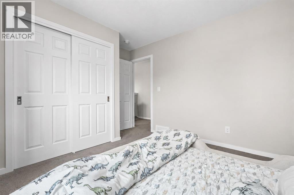 260 Carringham Way NW - 19