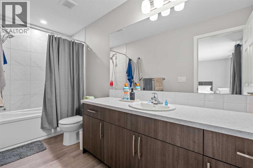 260 Carringham Way NW - 24