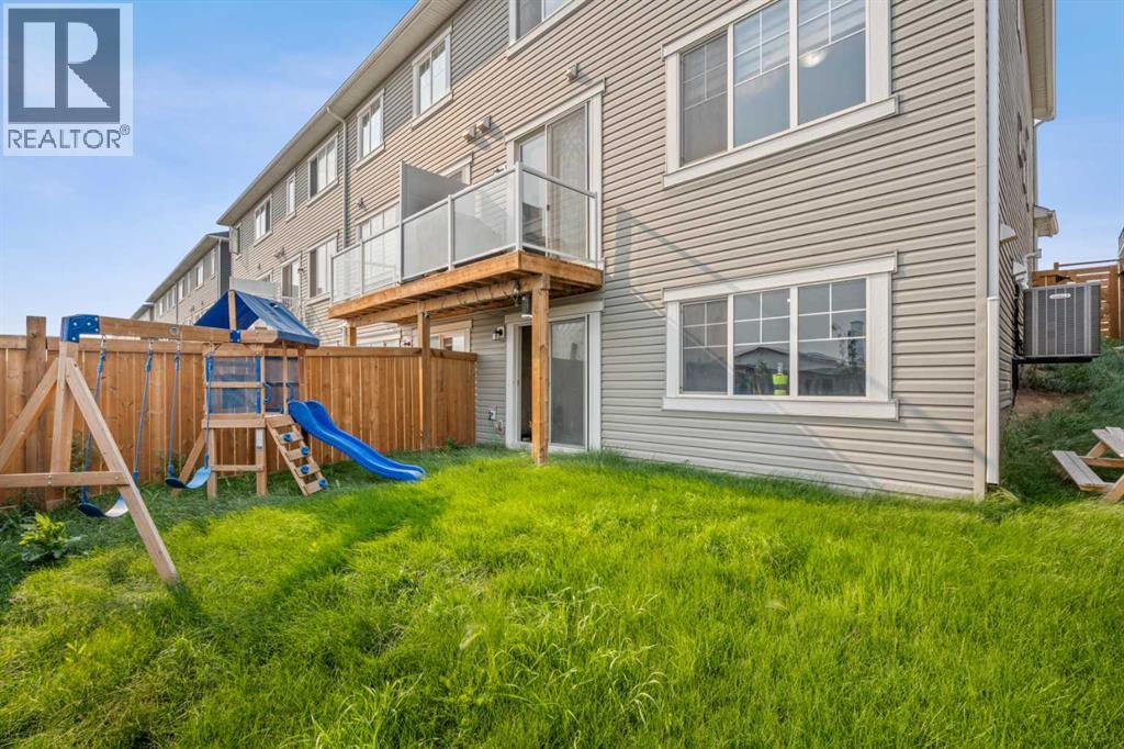 260 Carringham Way NW - 33