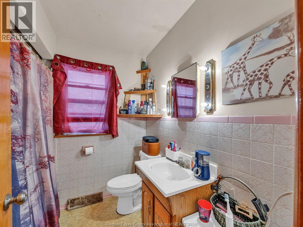 1477 WINDERMERE ROAD - 13