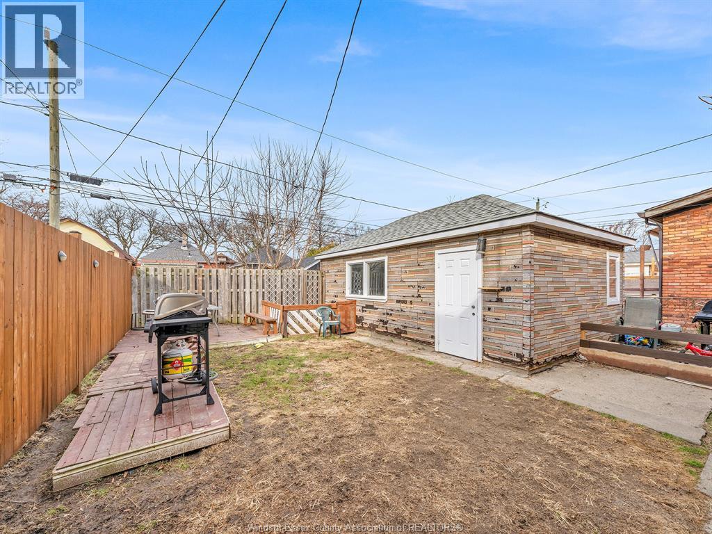 1477 WINDERMERE ROAD - 20