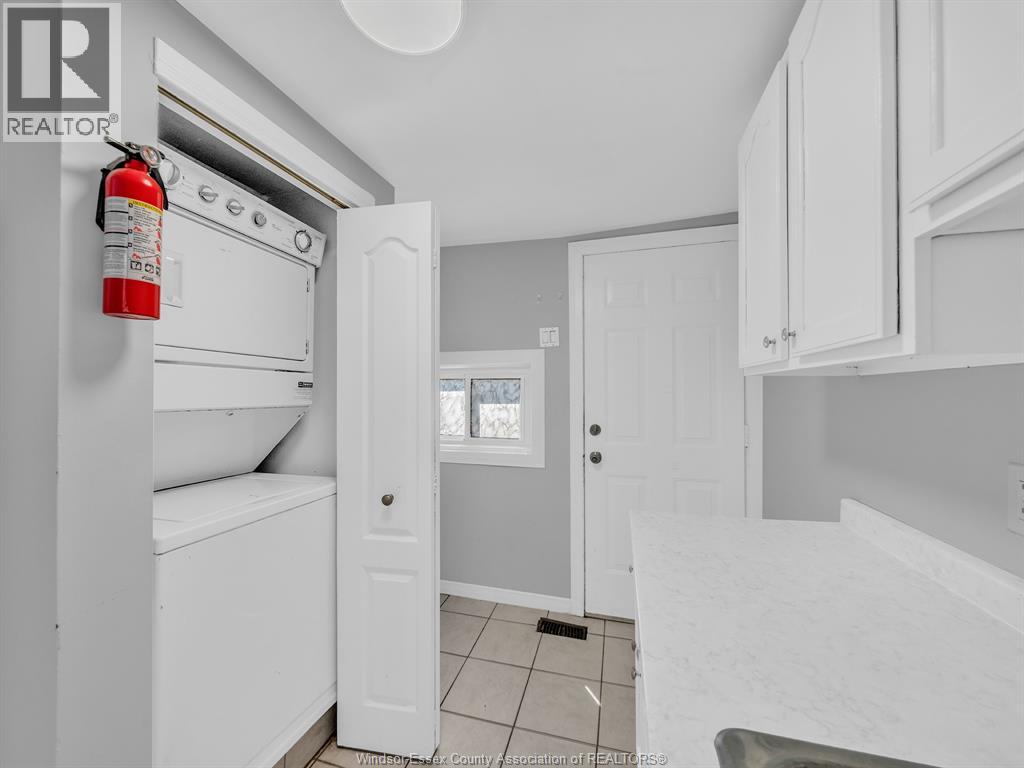 1153 UNIVERSITY - 20