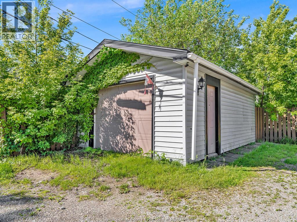 1153 UNIVERSITY - 26