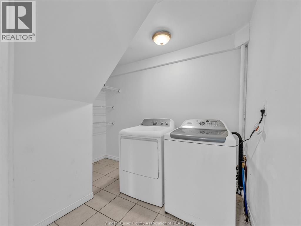 1153 UNIVERSITY - 8