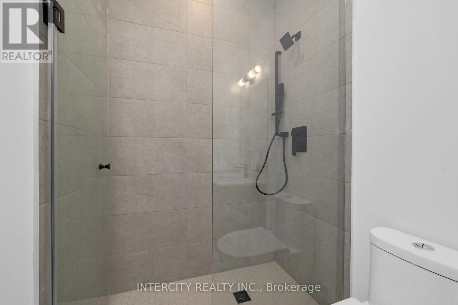 #105 2075 KING ROAD - 24