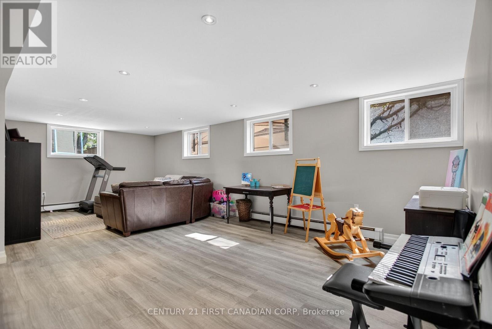 681 BRANT STREET - Image 21