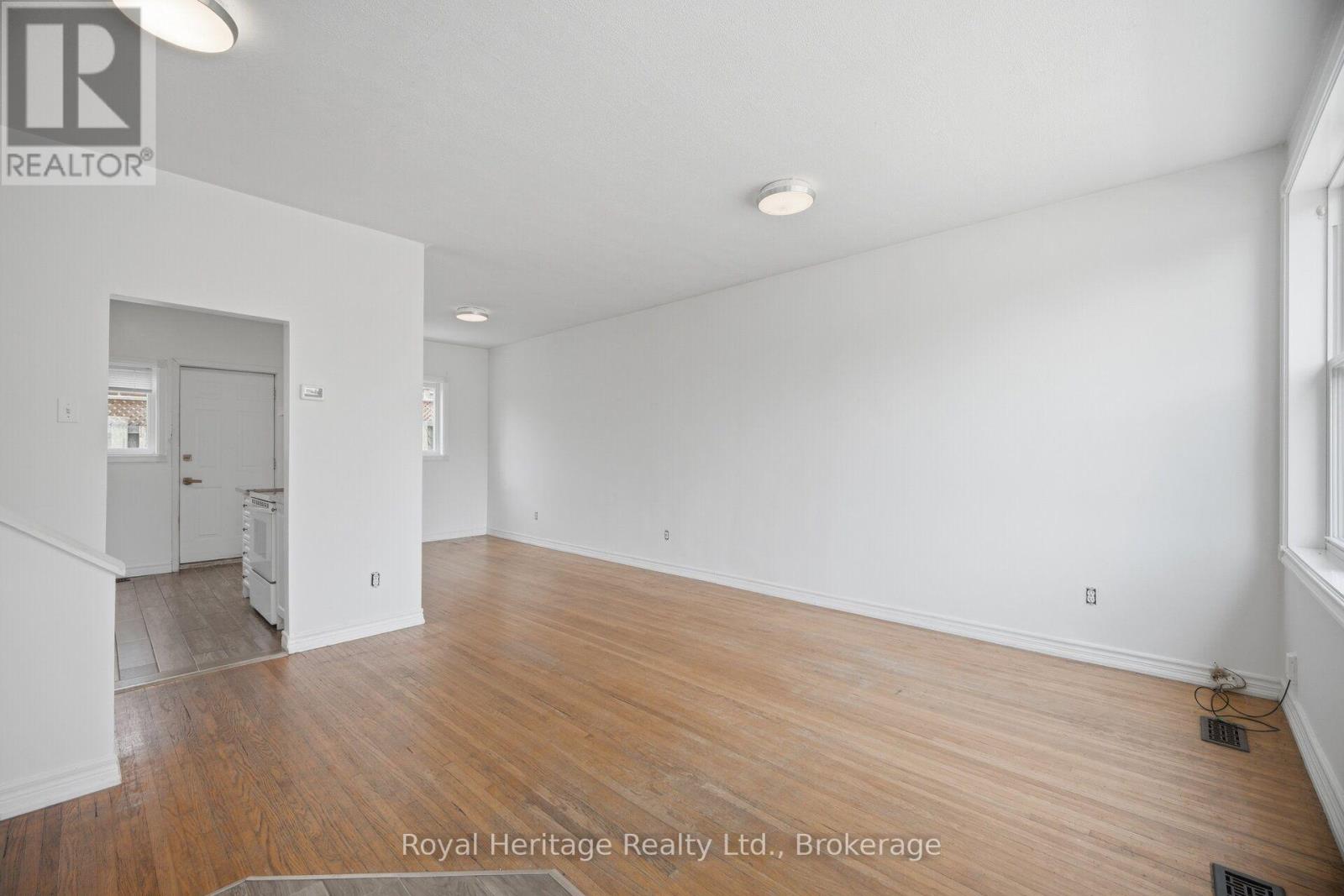 1546 LAKEMOUNT STREET - Image 4