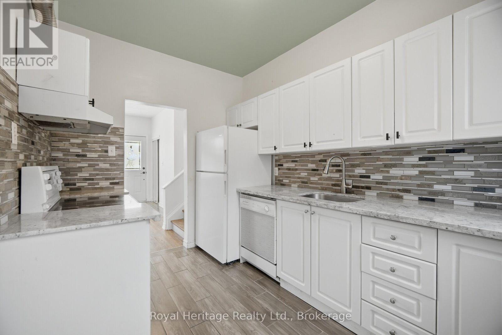 1546 LAKEMOUNT STREET - 7